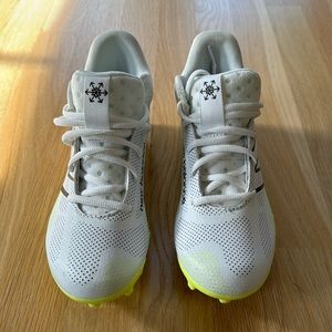 Never worn New Balance Freeze lacrosse cleats